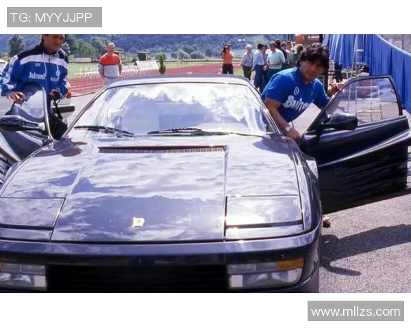 足球明星战靴大揭秘各大品牌背后的故事与技术创新分析