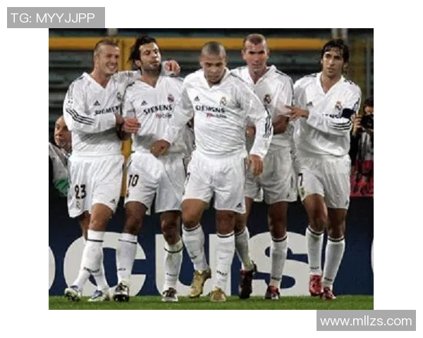 足球明星短袖皇马球衣热销背后的故事与魅力解析